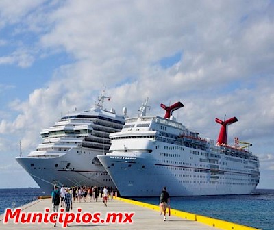 Foto de Barcos en el Puente de Cozumel