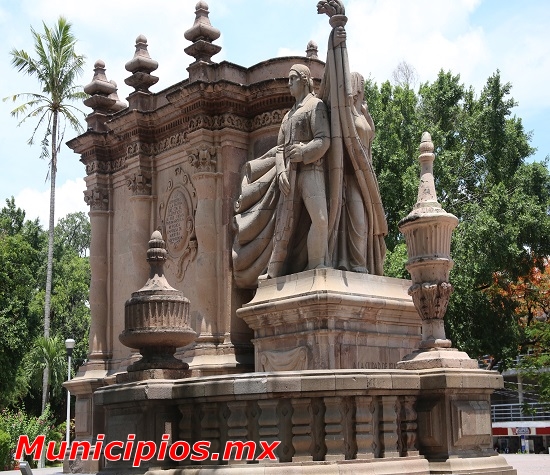 Monumento A La Bandera en Iguala